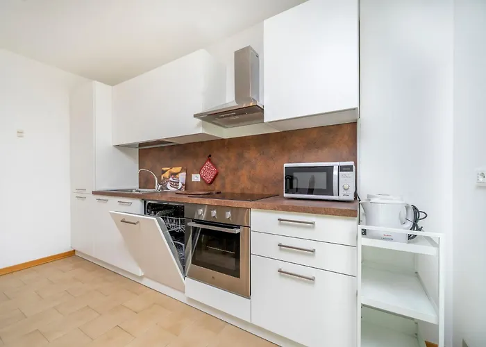 Guesthost - Relax & Spacious X6